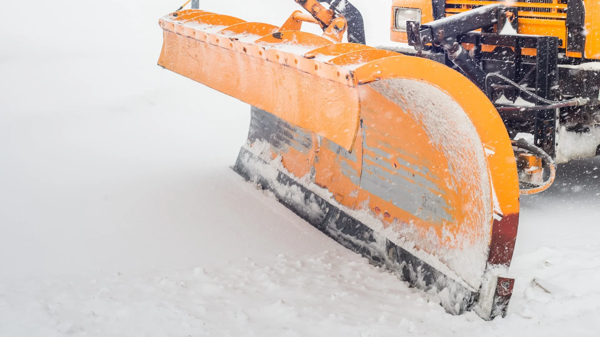 Look for These Things When Searching for a Commercial Snow Removal Company