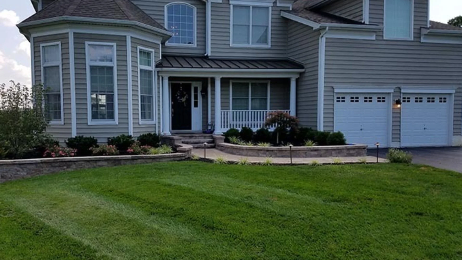 Lawn Fertilizer & Weed Control Are Treatments That Work Best Together!