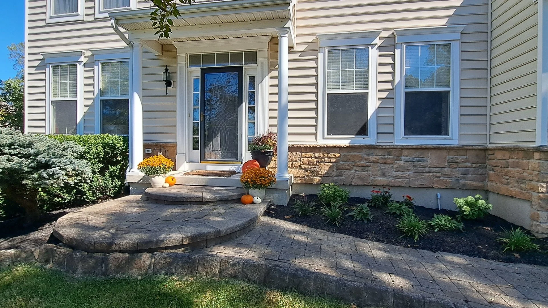 What to Do With Old Mulch When Adding a New Layer